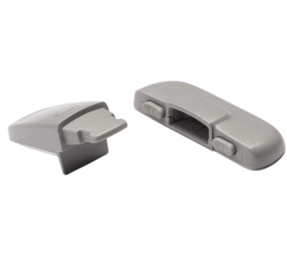 Bloque porte bebe blanc détachable avec mécanisme de verrouillage facile pour adultes et sécurisé contre enfants