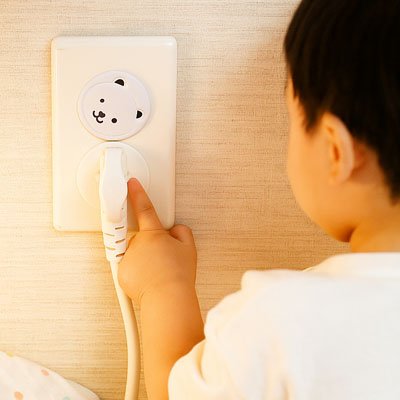 Cache prise bebe matériau ABS résistant non toxique protection durable sécurité enfant normes européennes CE