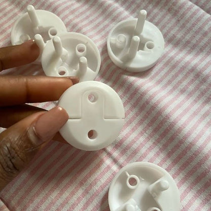 Cache prise bebe transparent installation facile 10 secondes sans outil protection enfant design discret moderne