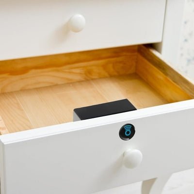 serrure électronique : tiroir ouvert et il montre le produit à l'intérieur du tiroir